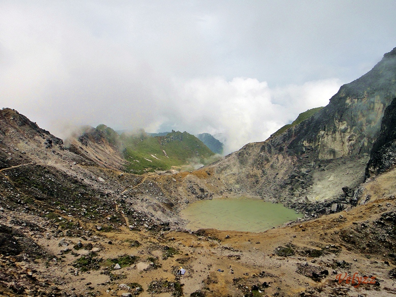 crater in mount sibayak