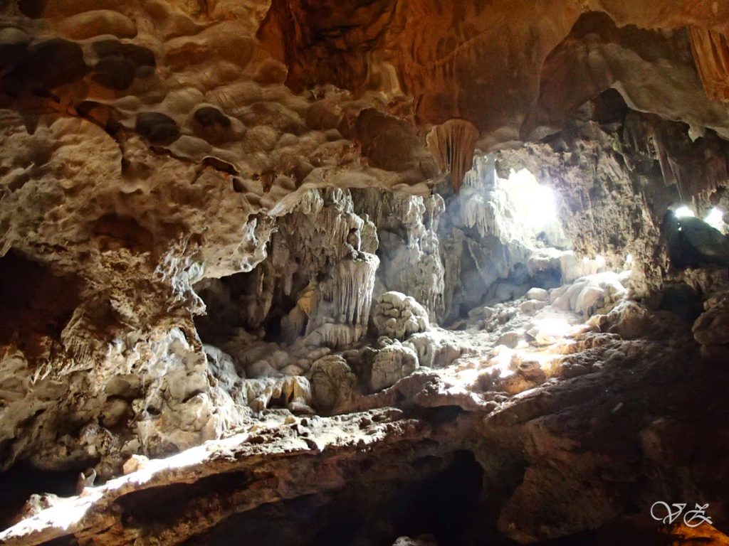 sungsot cave backpacking vietnam two weeks
