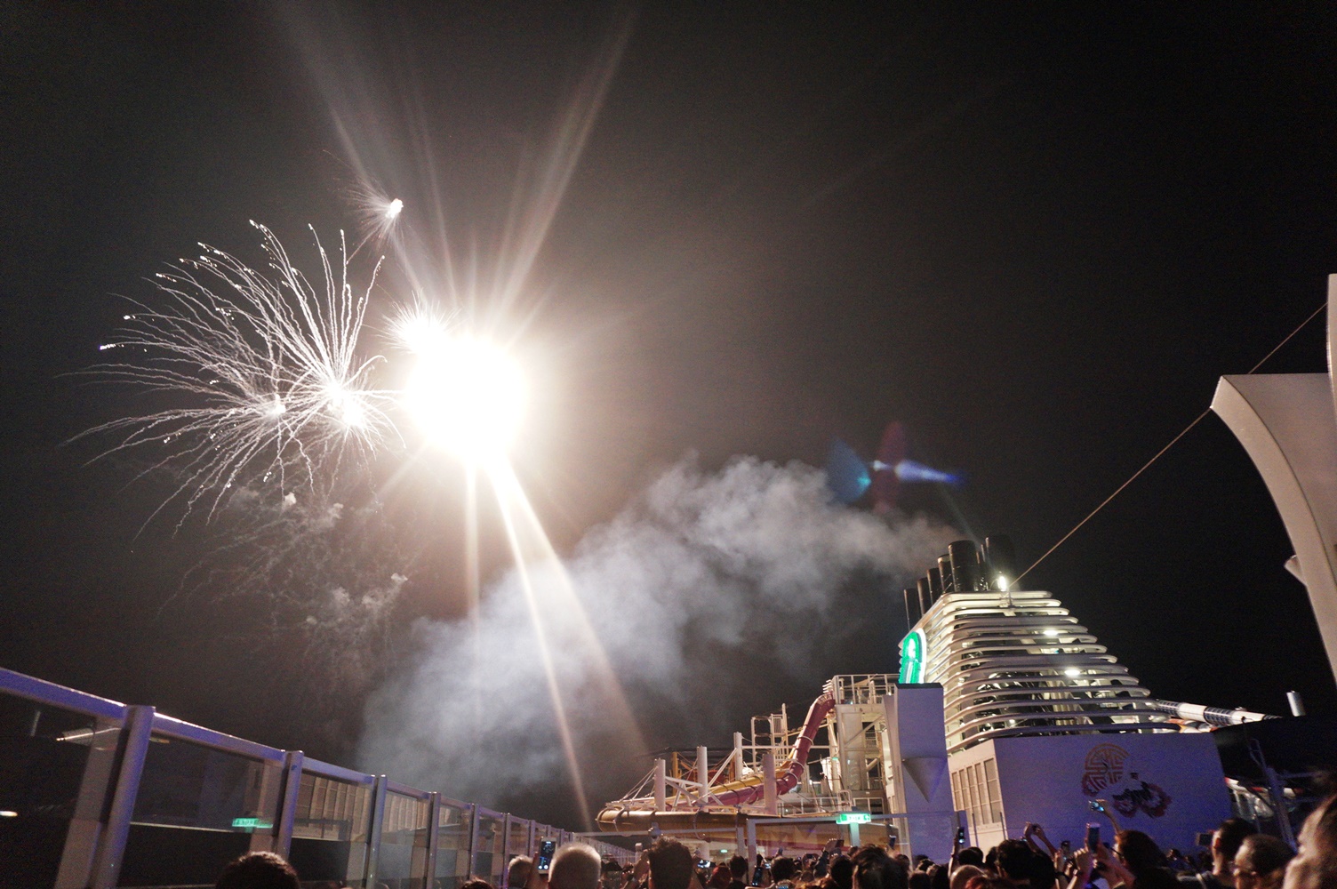 fireworks genting dream by dream cruises